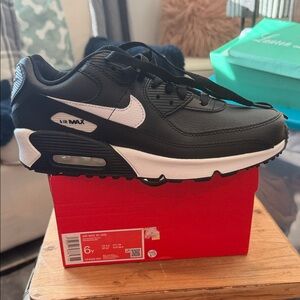 Nike Air Max Kids 6 Shoes - Black and White women’s 7.5